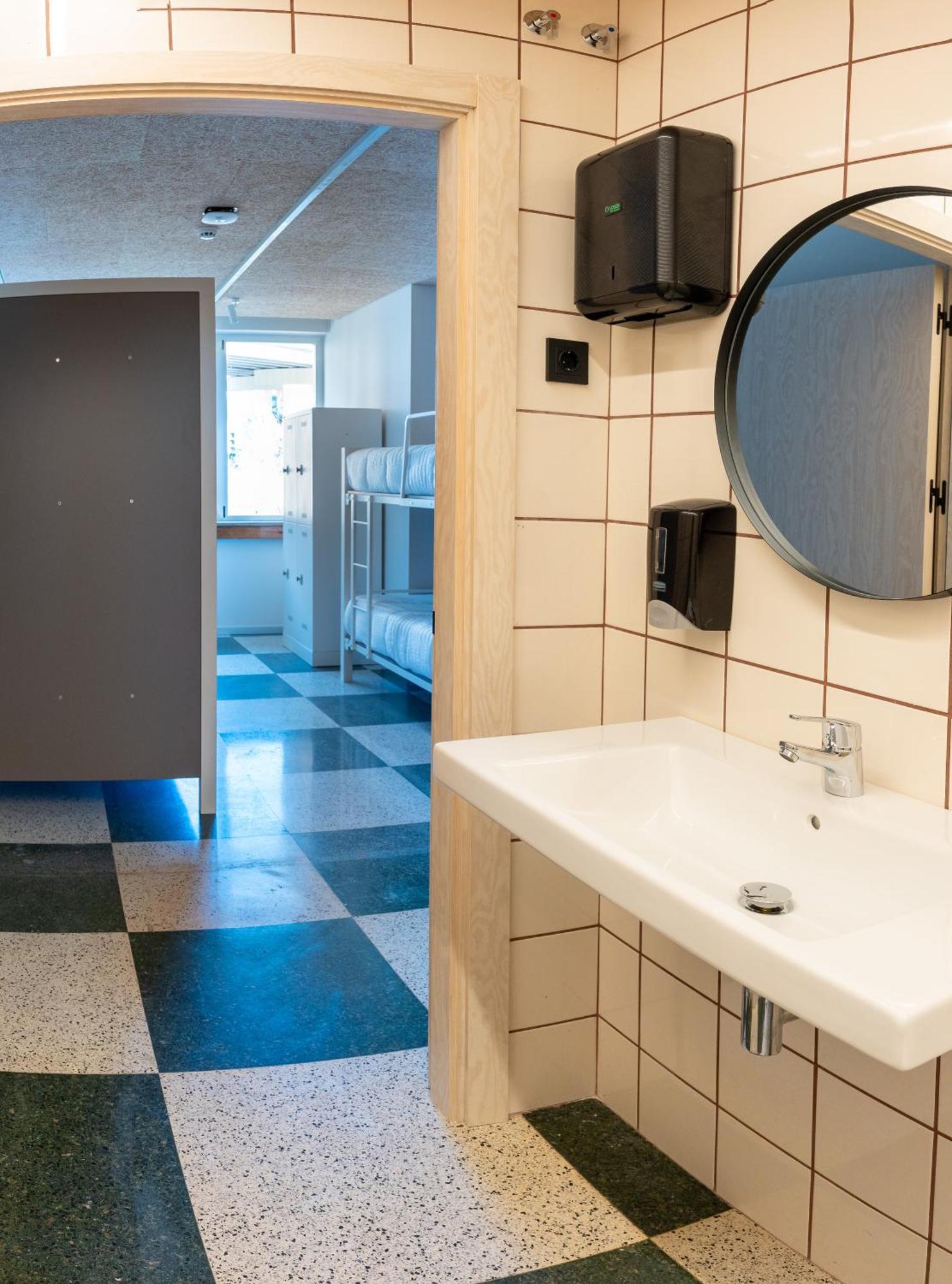 Lamia Bbk Women Hostel-Solo Mujeres Bilbao Bagian luar foto
